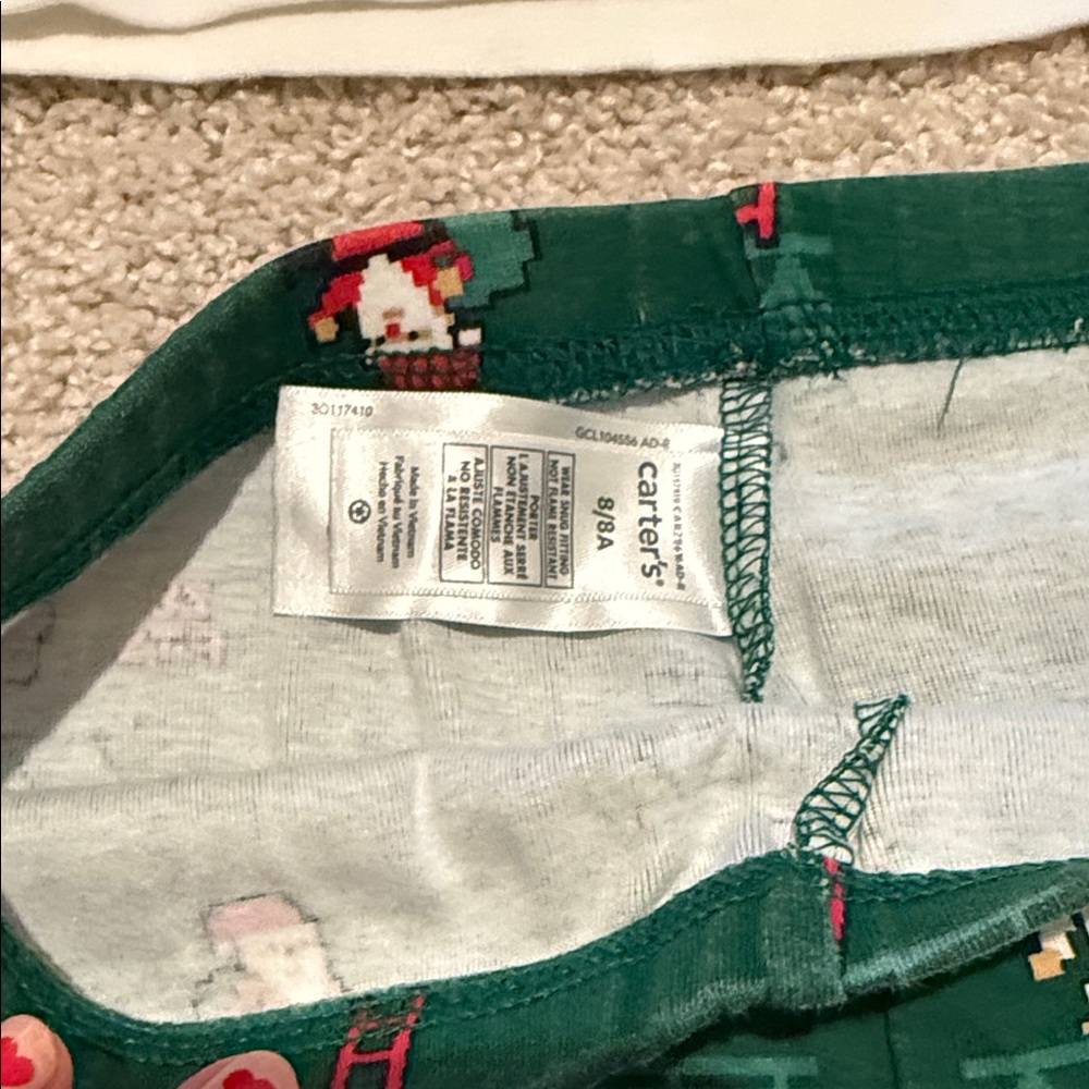 Carter’s Kids Level Up Video Game Pajama Set - Green and White festive, size 8 - Picture 5 of 6